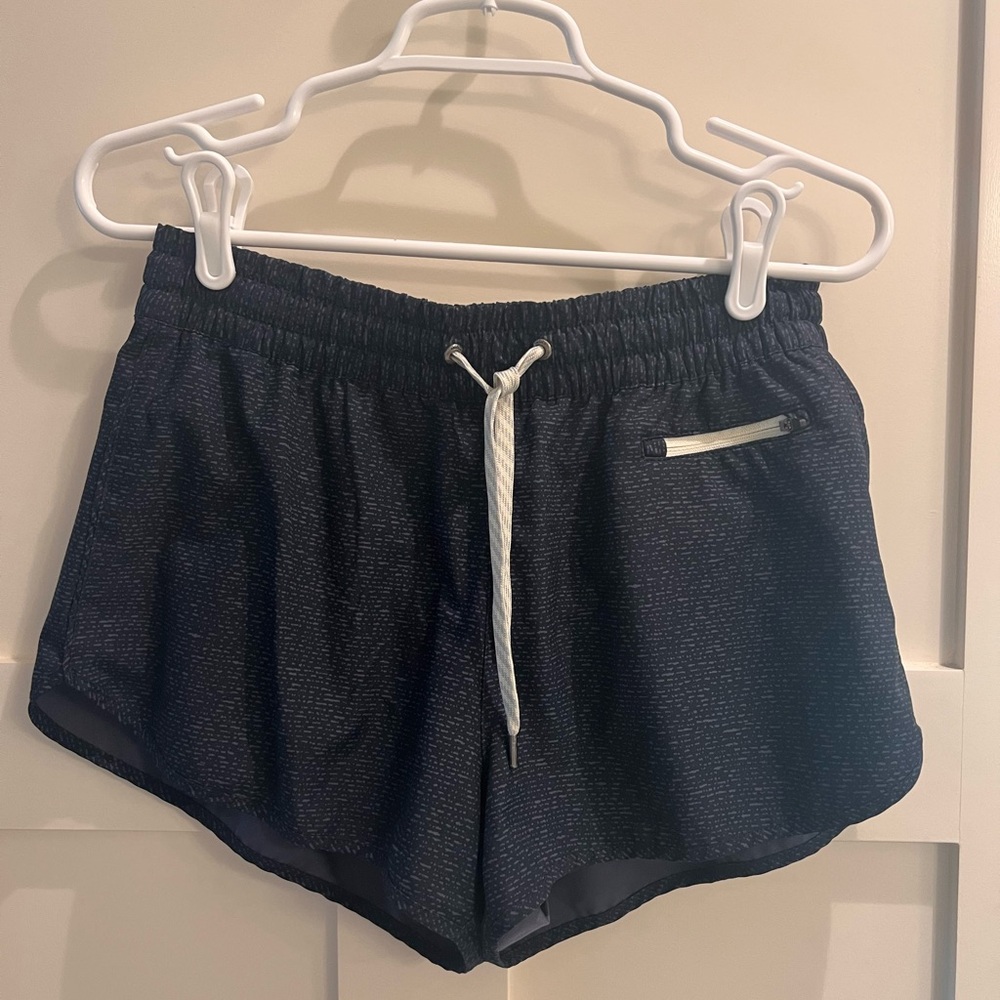 Vuori Clementine 2” Short EUC